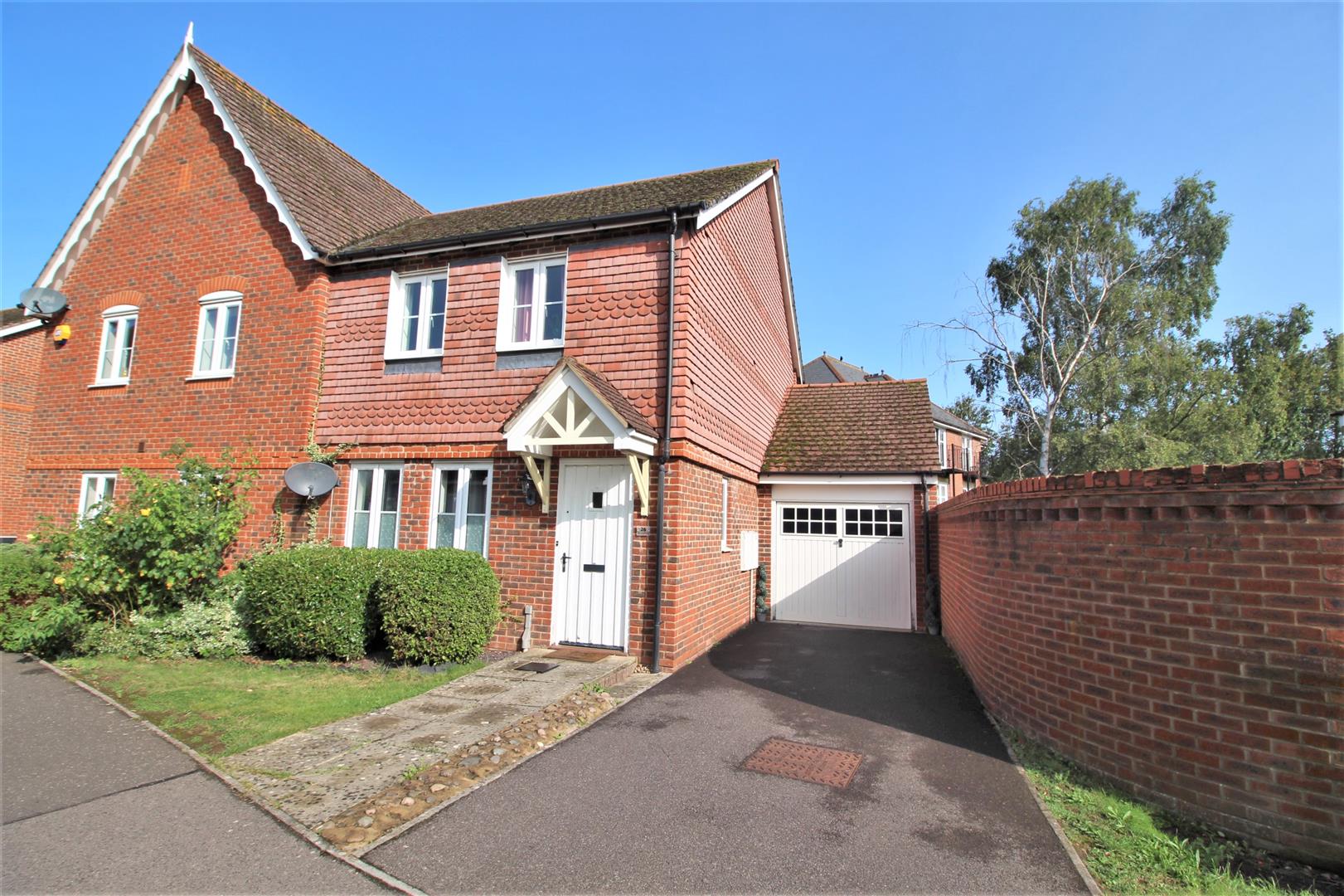 3 bed property in Horsecroft Way, Purley on Thames